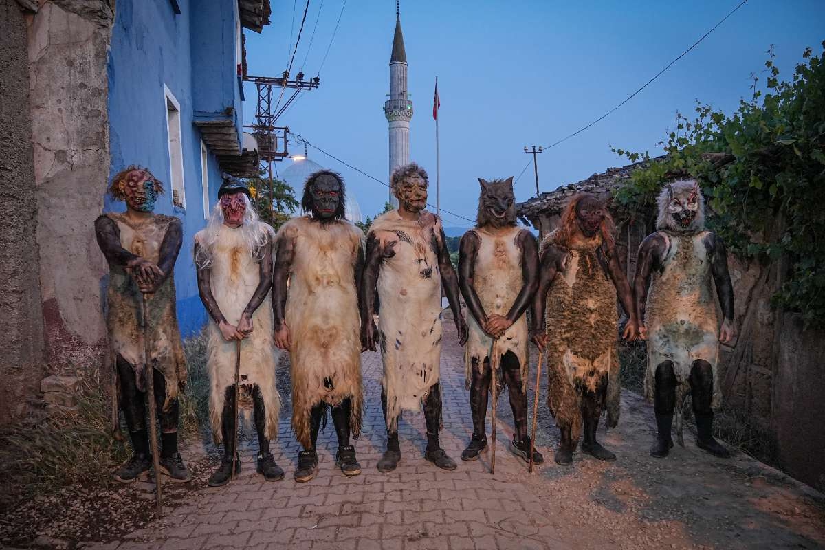 ALABAŞ GELENEĞİ VE DELİLER