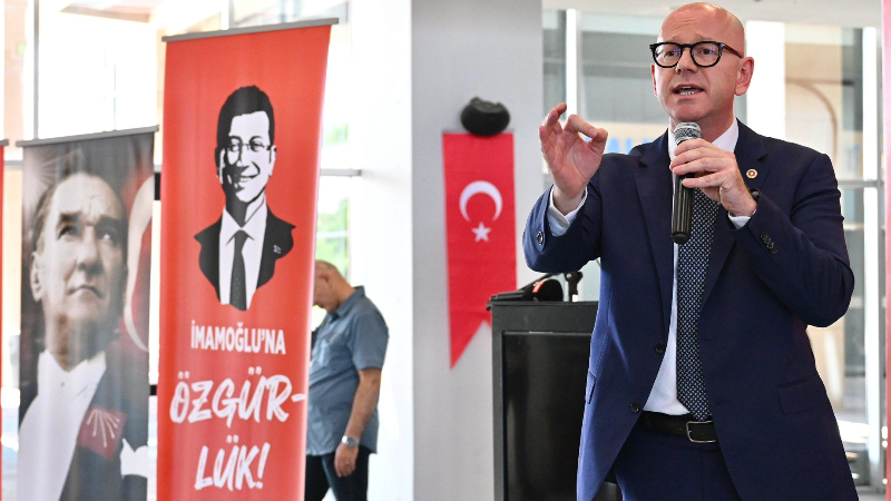 CHP'li Sarı: "Özgür Özel'e saldırmak iktidar ortaklarının çaresizliği"