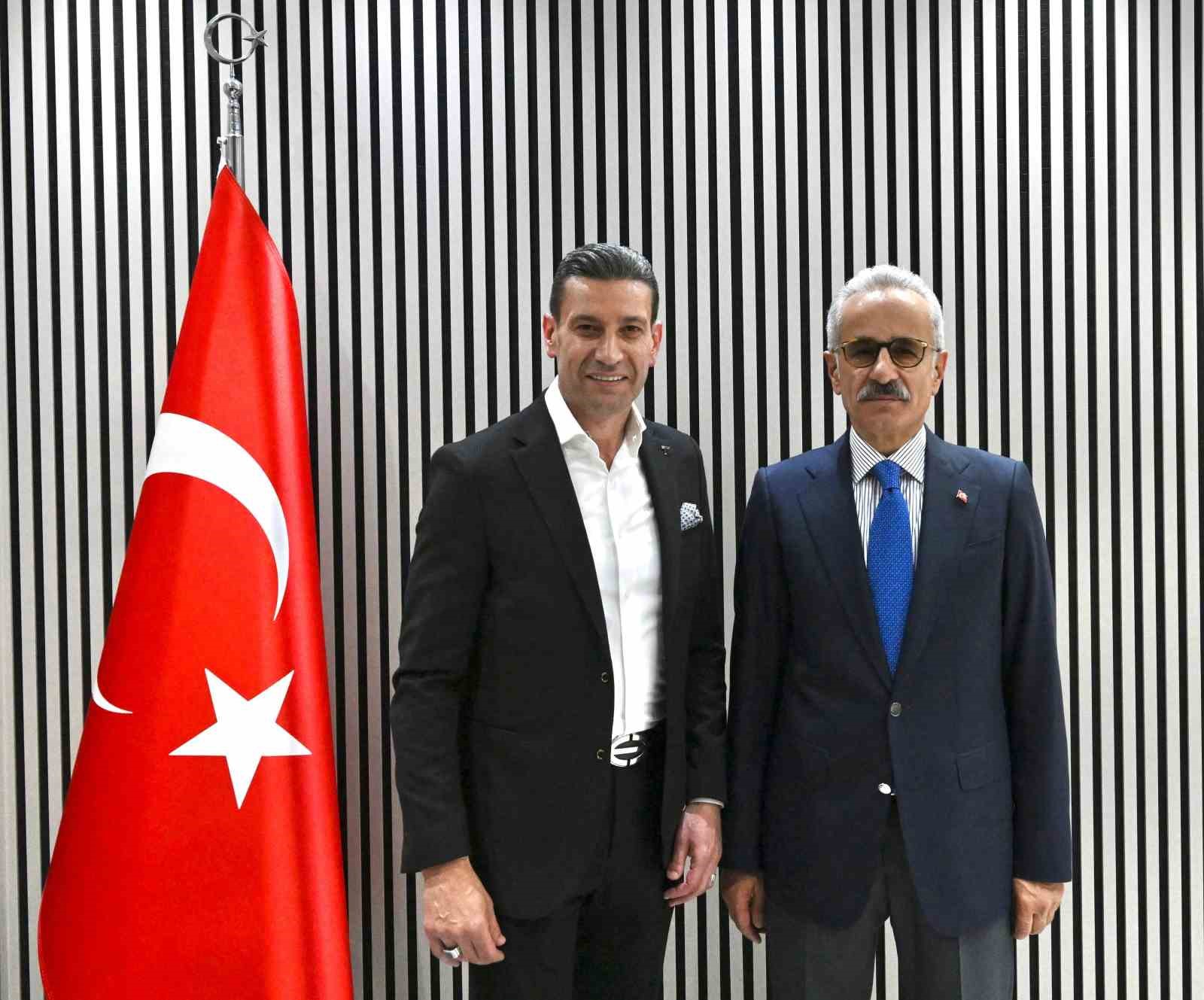 Bakan Uraloğlu’ndan, Türk boksuna destek