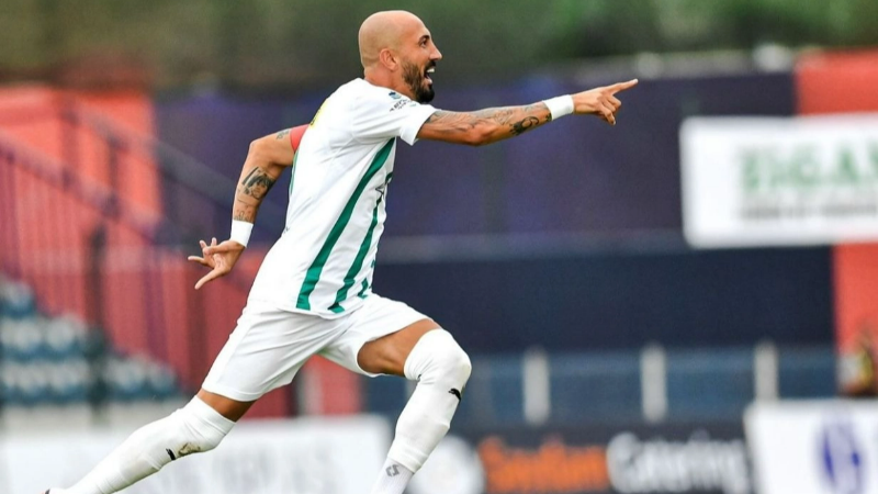 Bursaspor'un eski kaptanı İzmir yolcusu