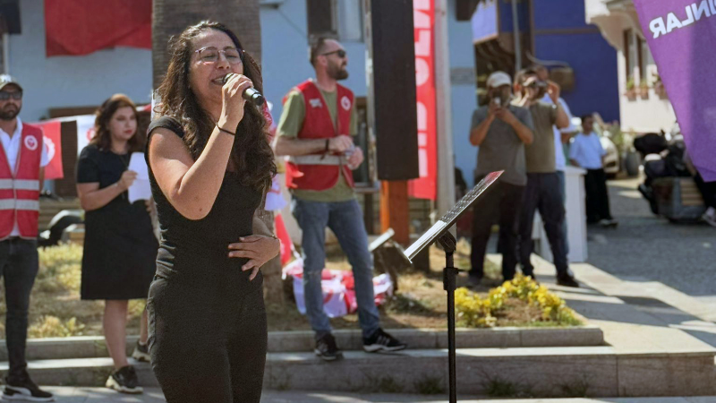 Sera Kadıgil Bursa'dan 'Aile yılı'na tepki gösterdi