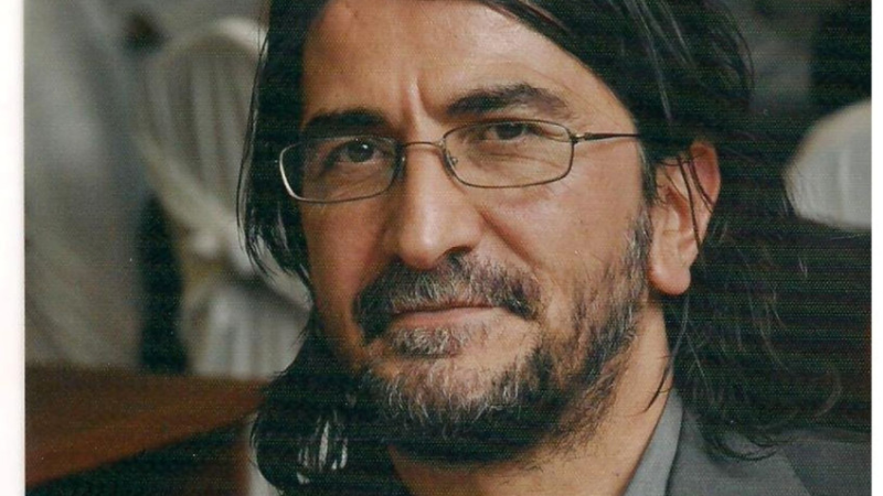 Gazeteci, yazar Nihat Genç hayatını kaybetti