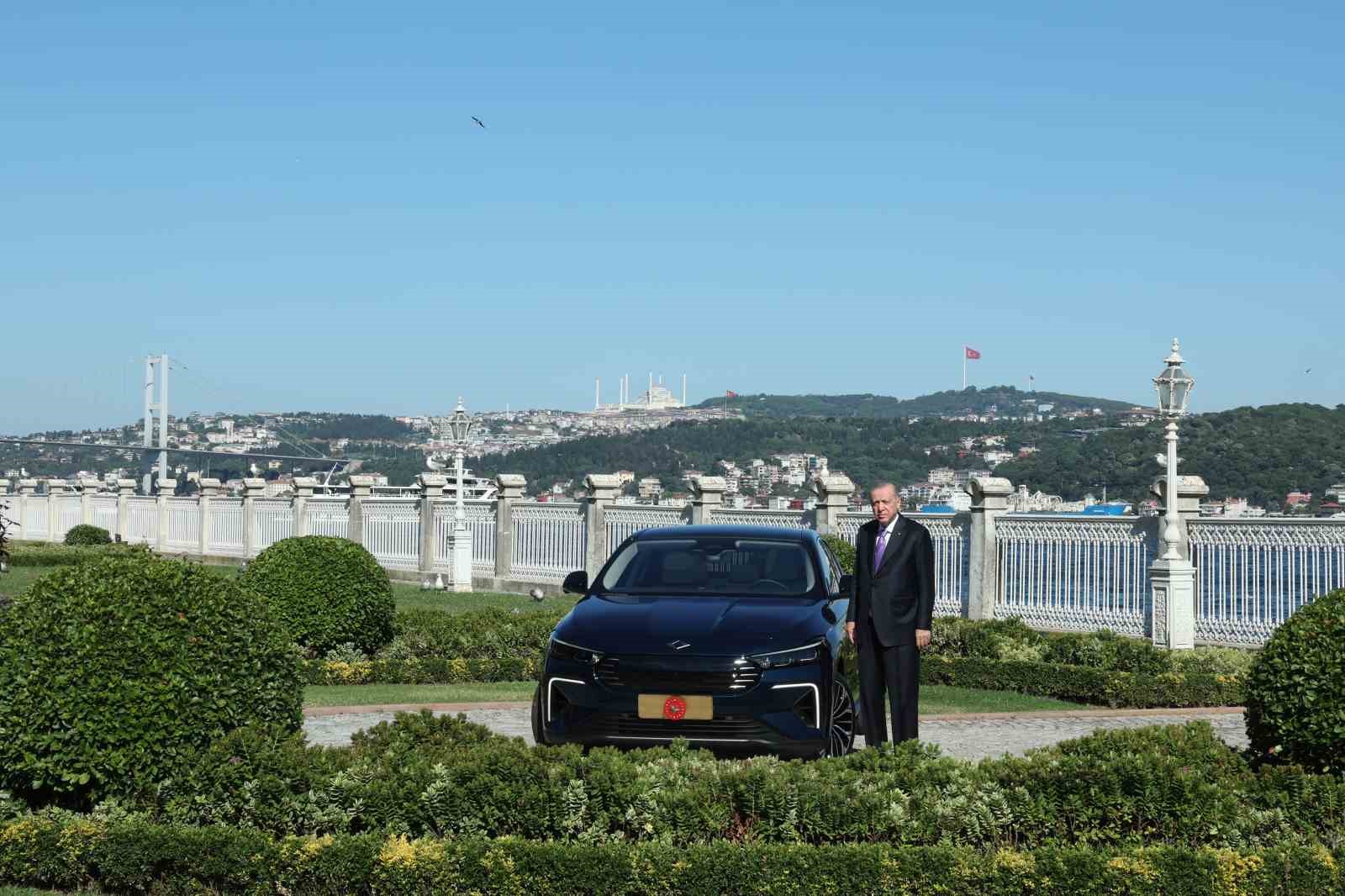 Cumhurbaşkanı Erdoğan, Togg’un yeni modeli T10F’yi test etti
